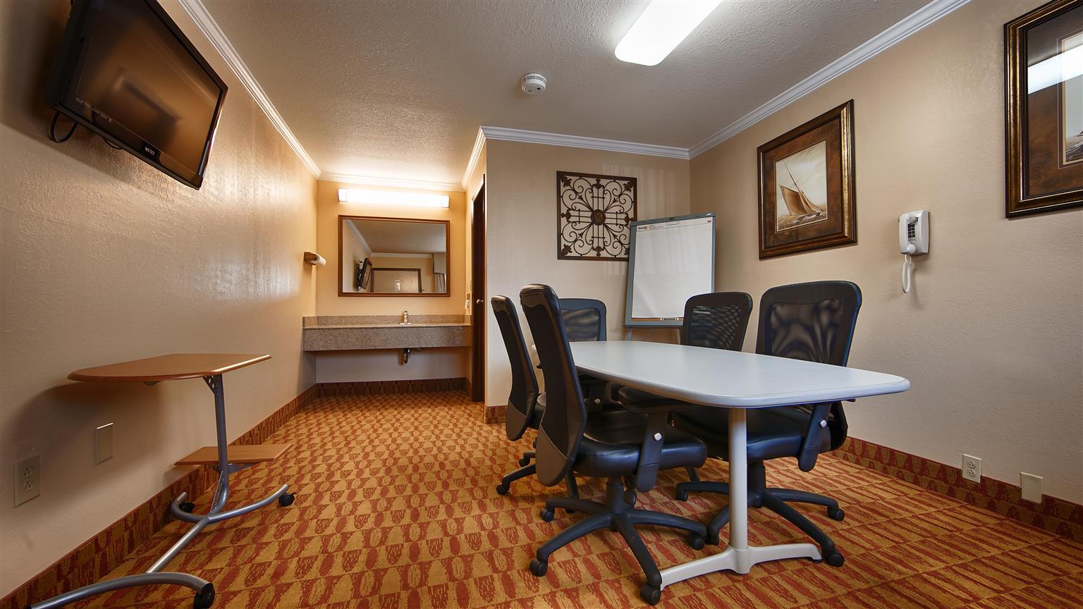 Western Clermont Hotel 3*